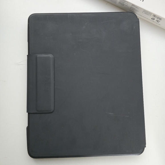Logitech Slim Folio Pro iPad Pro 12.9 3rd 4th Gen Keyboard Case Backlit Bluetoot